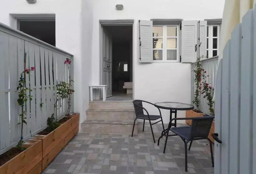 ホテル Porto Naoussa