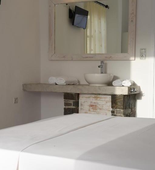 فندق Porto Naoussa