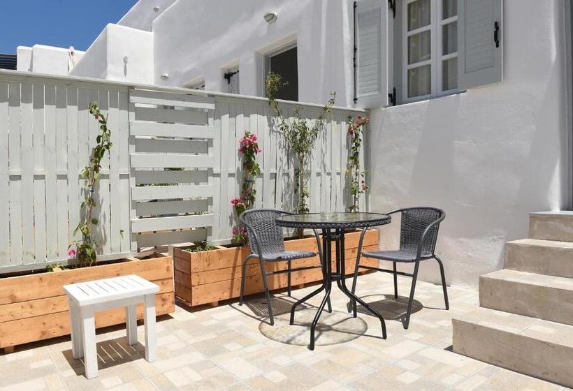 فندق Porto Naoussa