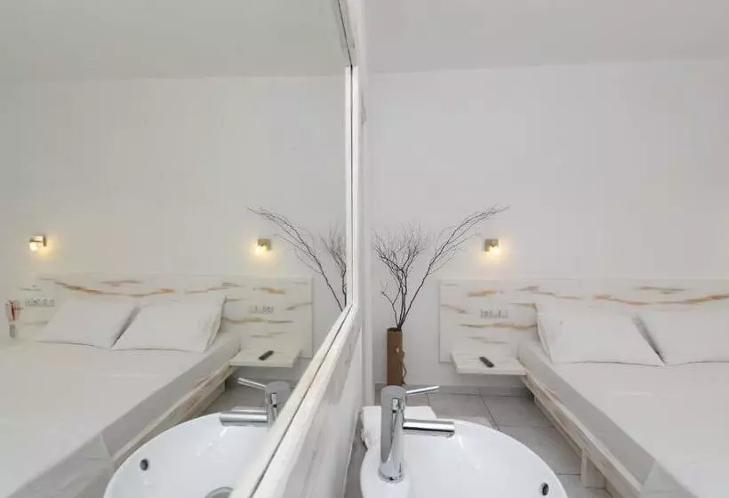 ホテル Porto Naoussa