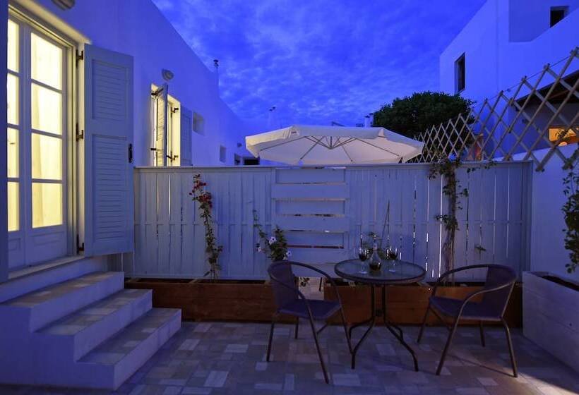 فندق Porto Naoussa