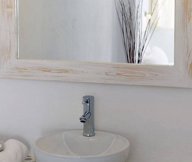 فندق Porto Naoussa