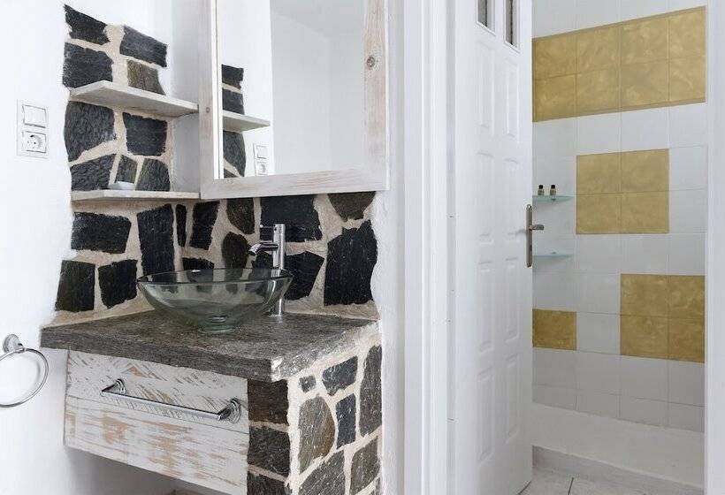 فندق Porto Naoussa