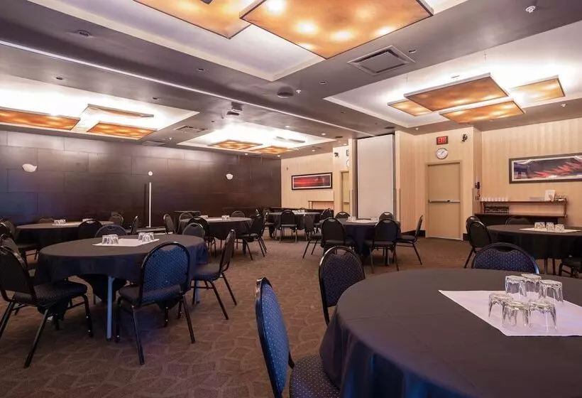 Hotelli Sandman Signature Calgary Airport