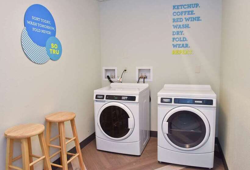 فندق Tru By Hilton Lawrence