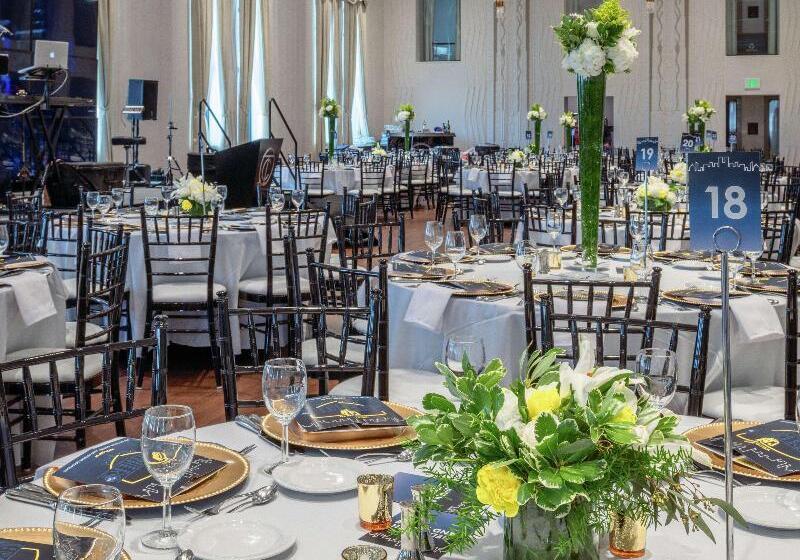 Tulsa Club Hotel, Curio Collection By Hilton