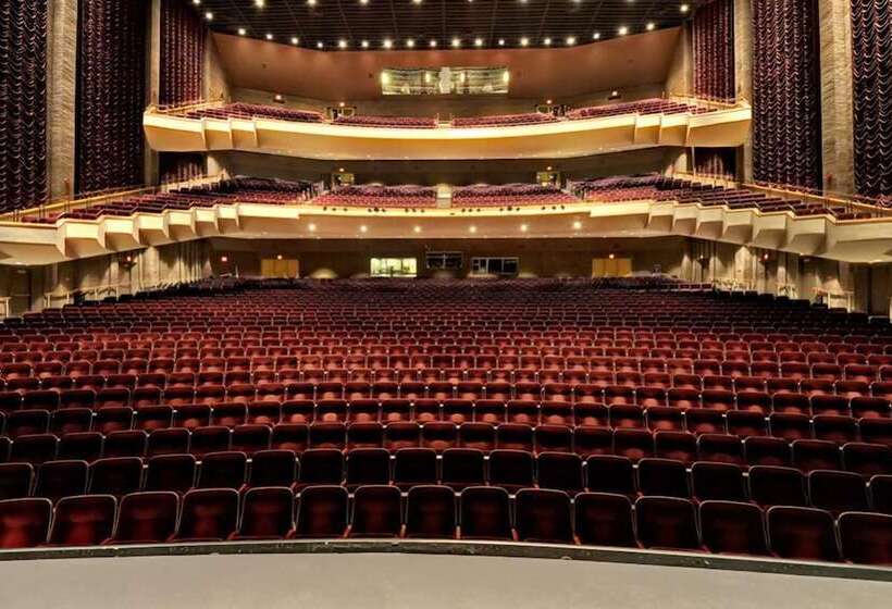 Tulsa Club Hotel, Curio Collection By Hilton