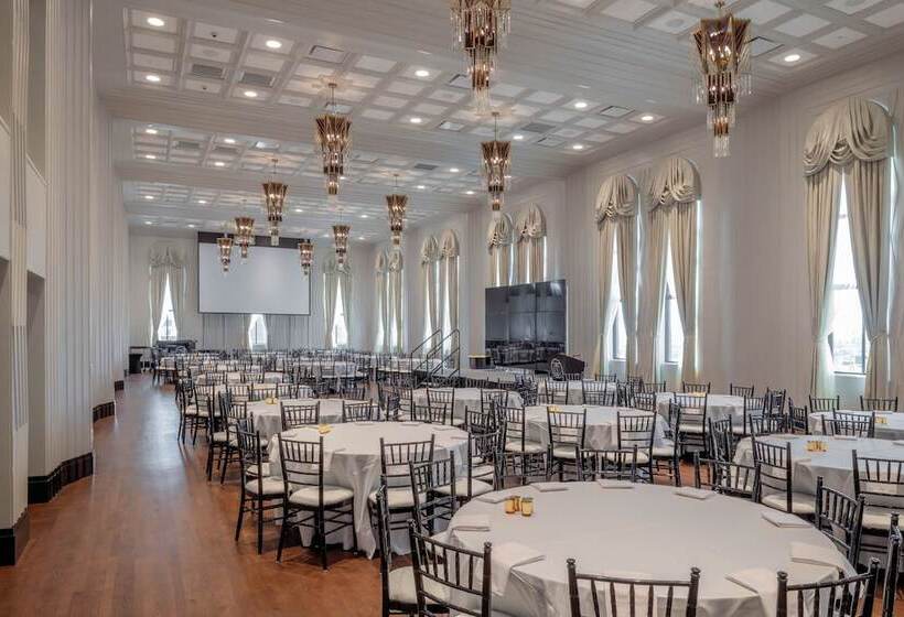 Tulsa Club Hotel, Curio Collection By Hilton