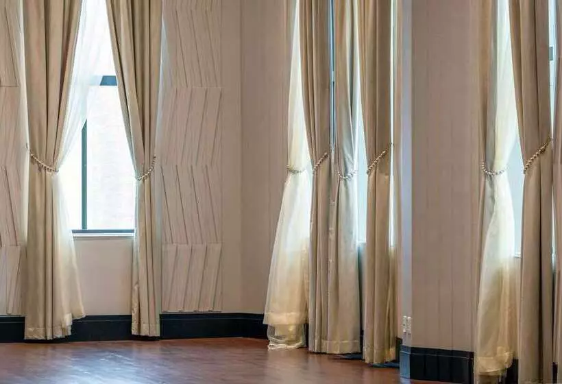 Tulsa Club Hotel, Curio Collection By Hilton