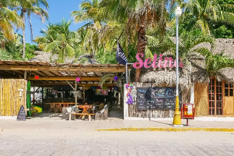 ホテル Selina Puerto Escondido
