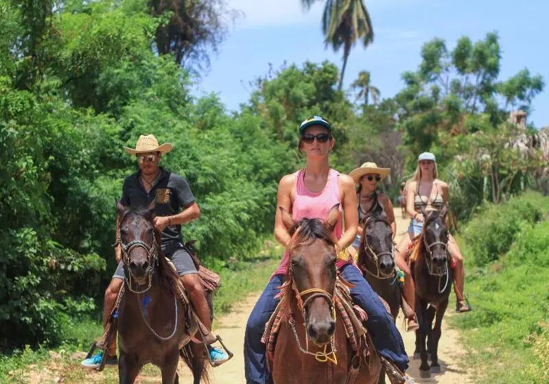 ホテル Selina Puerto Escondido