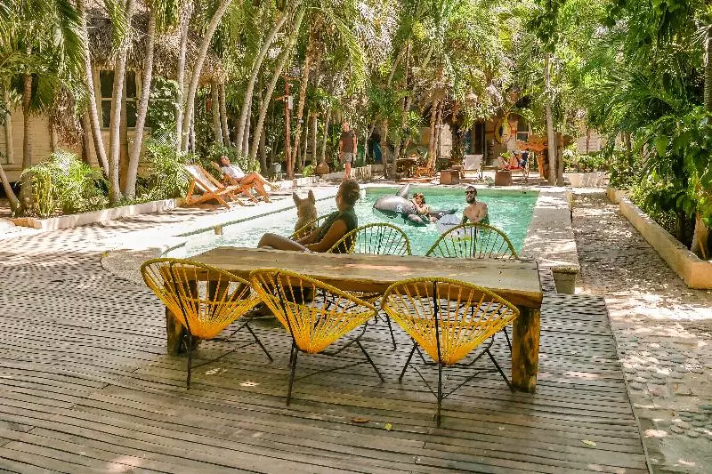 ホテル Selina Puerto Escondido