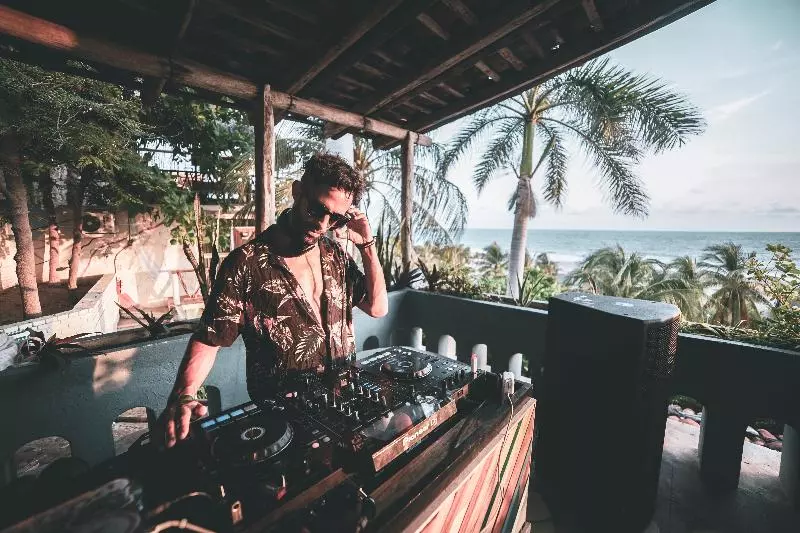 ホテル Selina Puerto Escondido