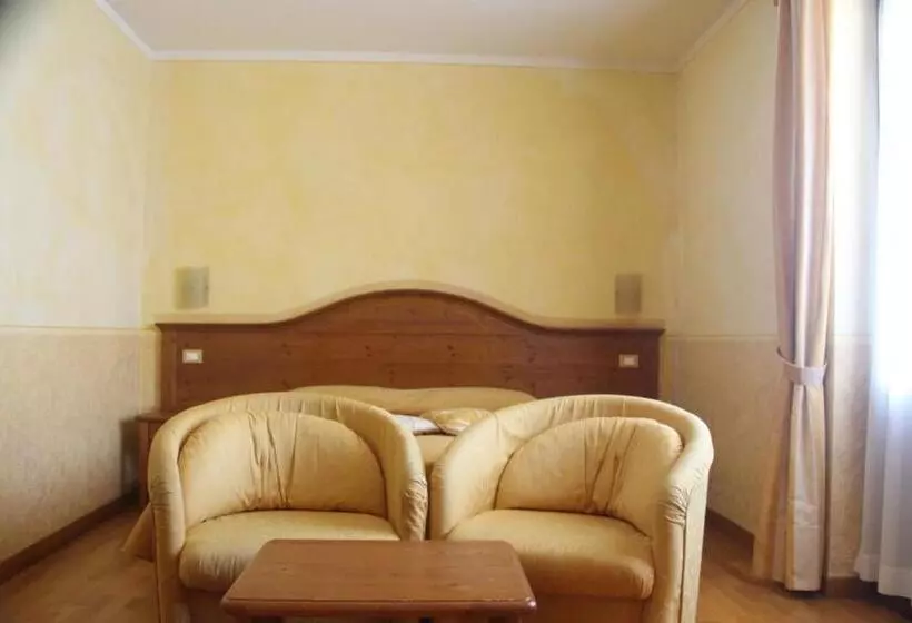 ホテル Albergo Sole