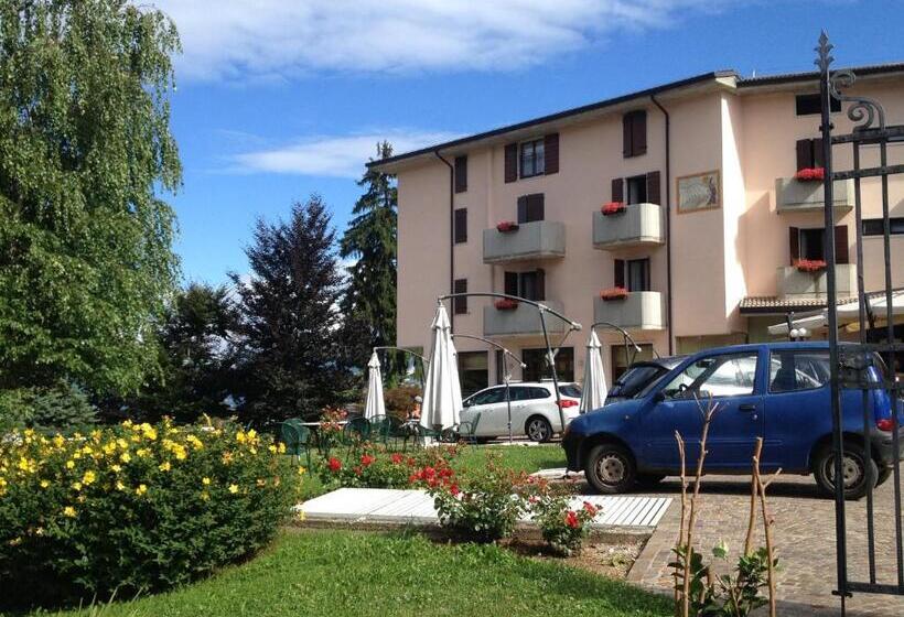 ホテル Albergo Sole