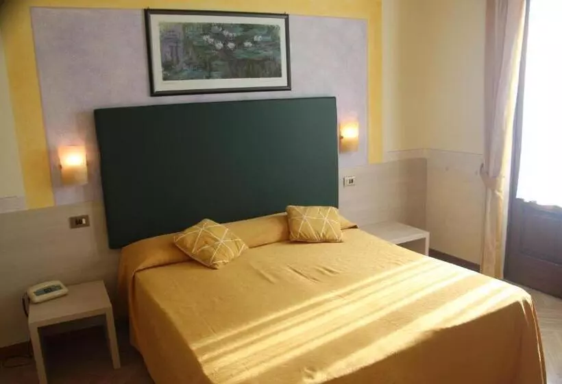 ホテル Albergo Sole