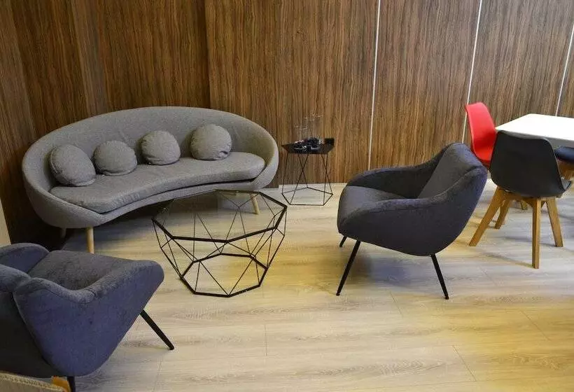 هتل Alda Estacion Ourense