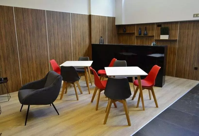 هتل Alda Estacion Ourense