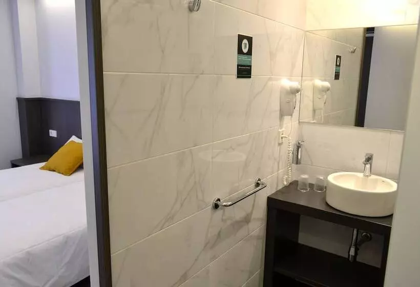 هتل Alda Estacion Ourense