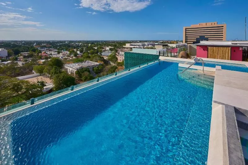 ホテル City Express Plus By Marriott Merida