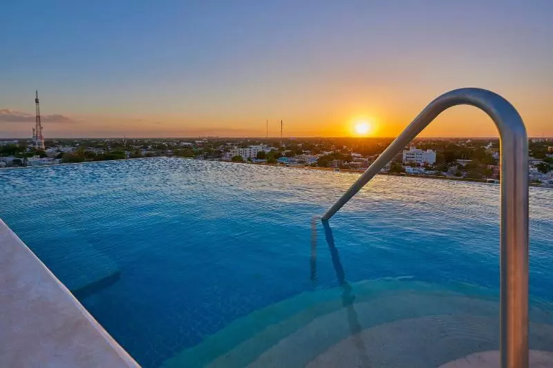 ホテル City Express Plus By Marriott Merida