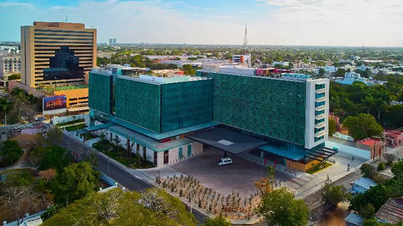 ホテル City Express Plus By Marriott Merida