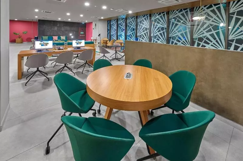 ホテル City Express Plus By Marriott Merida