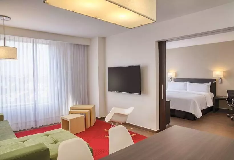 ホテル Fiesta Inn Express Puebla Explanada