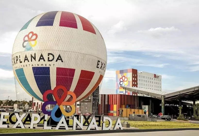 ホテル Fiesta Inn Express Puebla Explanada