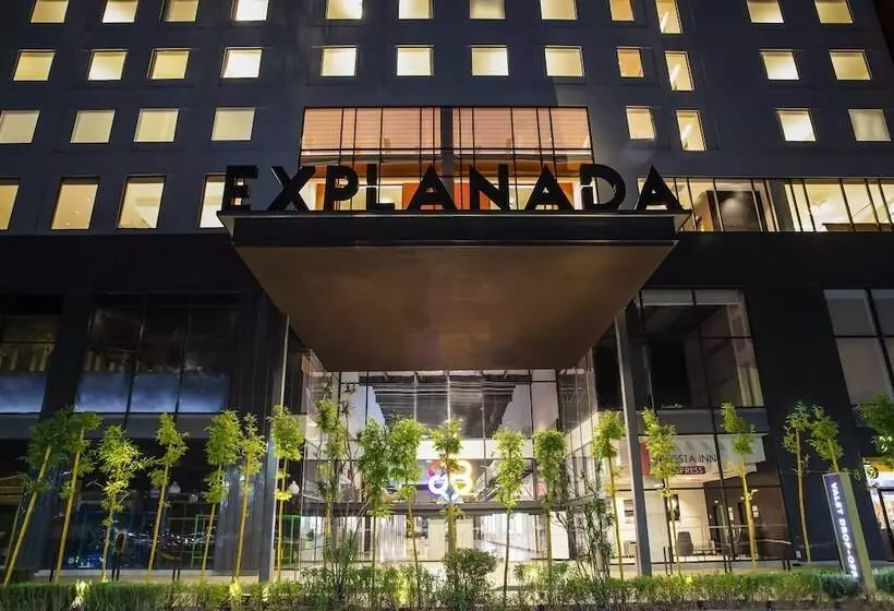 ホテル Fiesta Inn Express Puebla Explanada