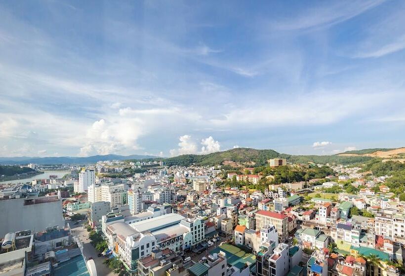 בית מלון כפרי Muong Thanh Grand Ha Long