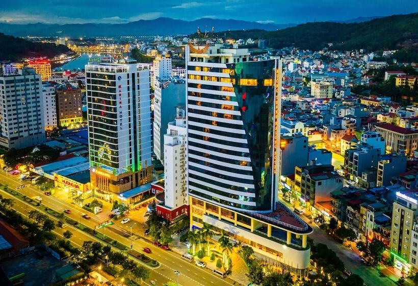 בית מלון כפרי Muong Thanh Grand Ha Long