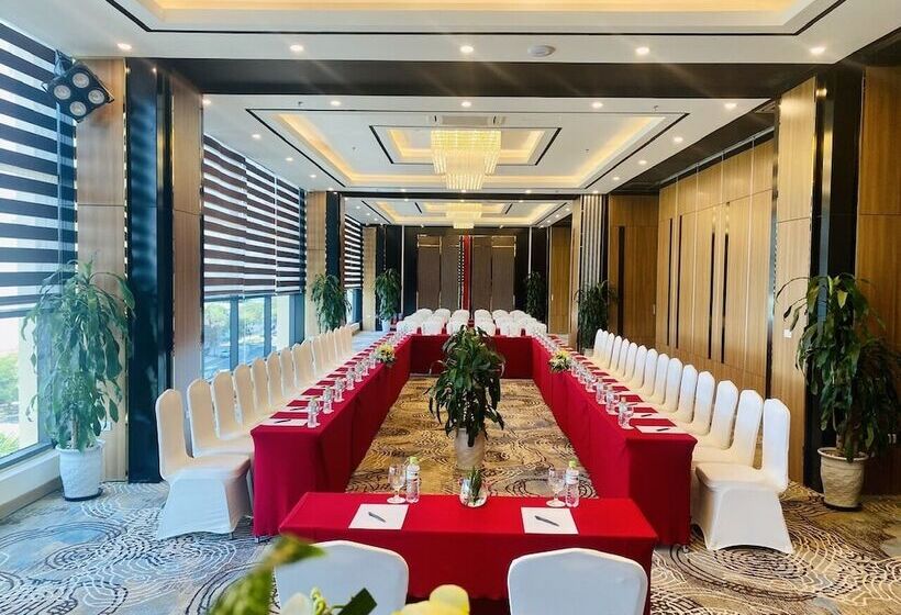 בית מלון כפרי Muong Thanh Grand Ha Long