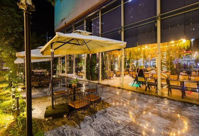 בית מלון כפרי Muong Thanh Grand Ha Long