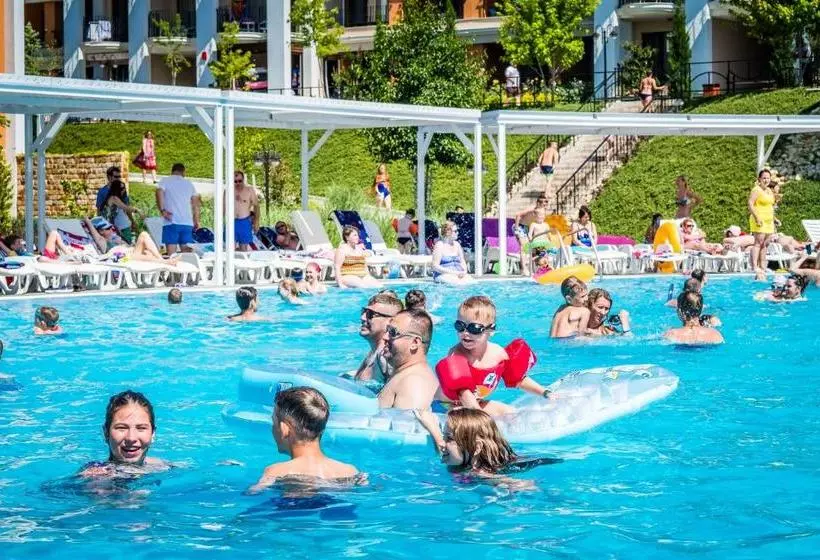 ホテル Premier Fort Cuisine   Full Board