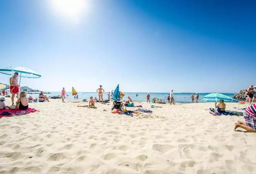 ホテル Premier Fort Cuisine   Full Board