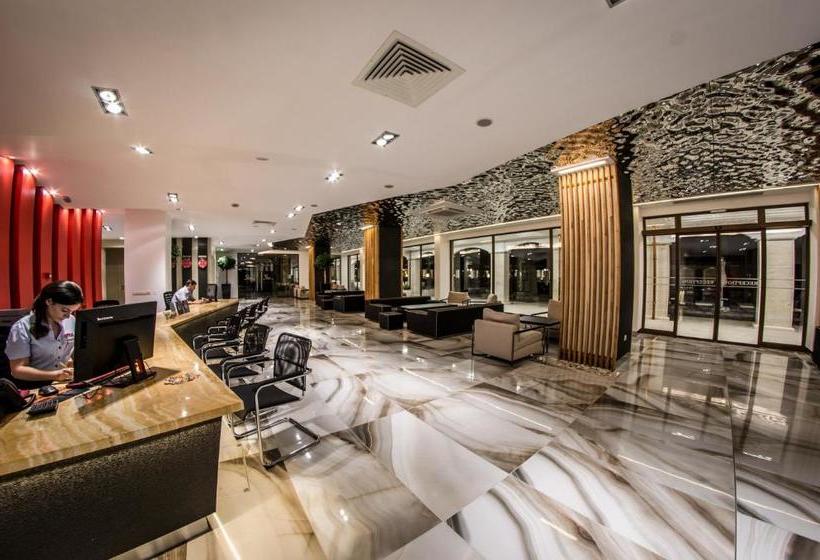 فندق Premier Fort Cuisine   Full Board