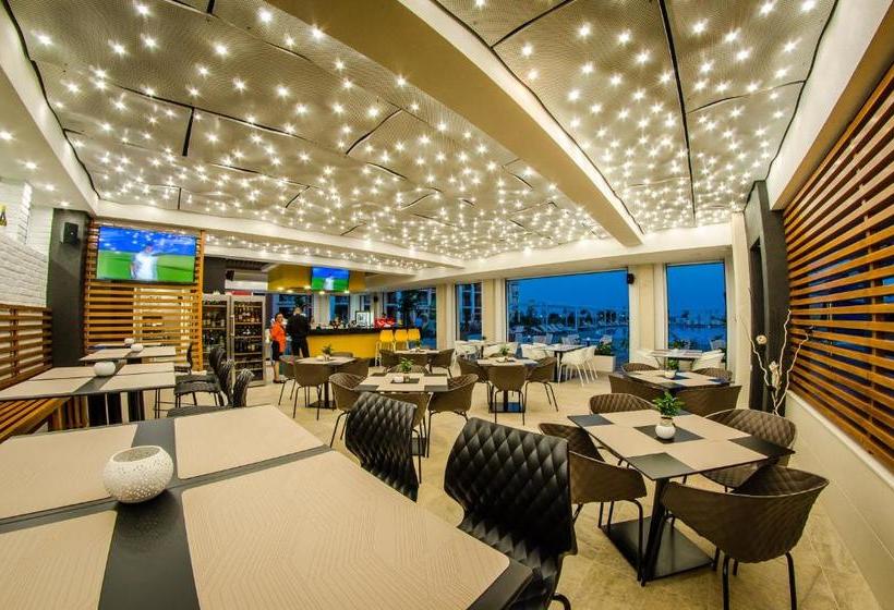 فندق Premier Fort Cuisine   Full Board