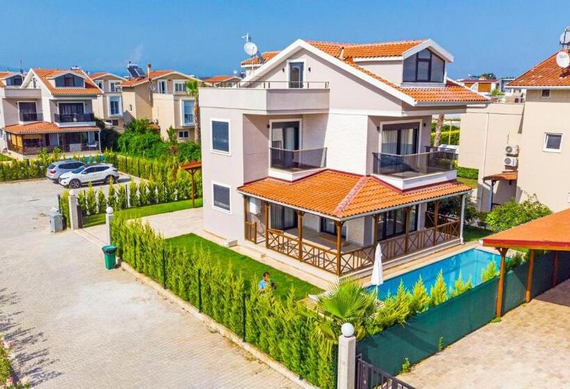 Paradise Town Villa Lisa