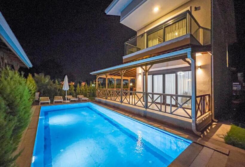 Paradise Town Villa Lisa