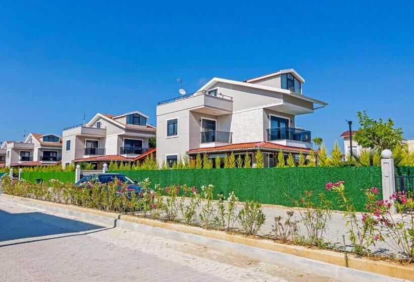 Paradise Town Villa Lisa