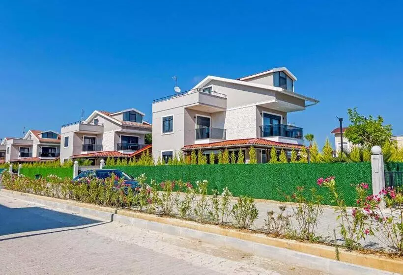 Paradise Town Villa Lisa