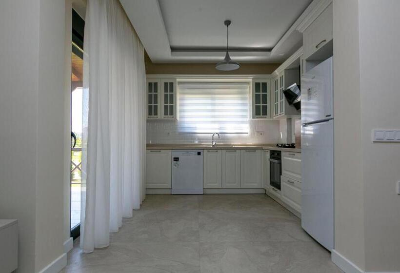 Paradise Town Villa Lisa