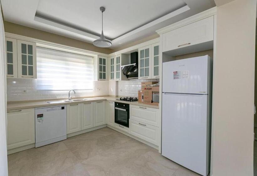 Paradise Town Villa Lisa