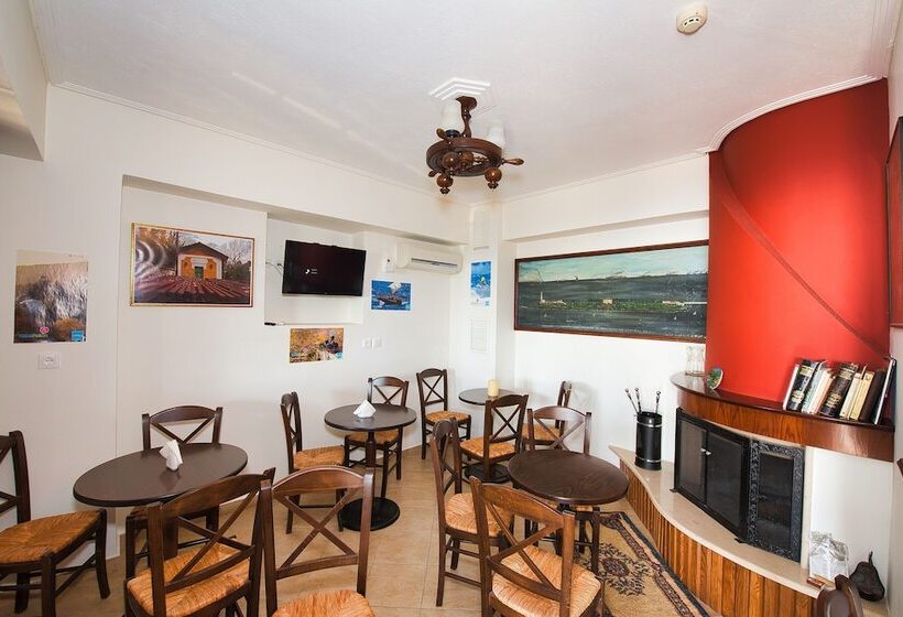 هتل Anemoessa Traditional Village