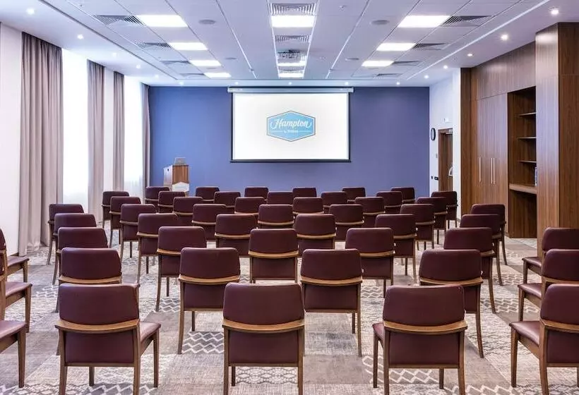 هتل Hampton By Hilton Brest
