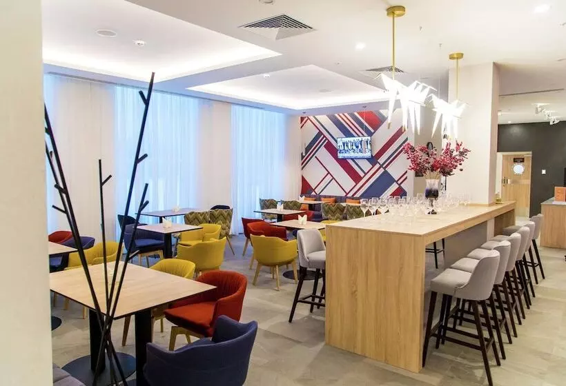 هتل Hampton By Hilton Brest