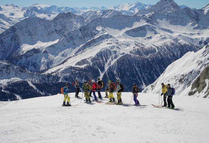 Le Massif Hotel & Lodge Courmayeur The Leading Hotels Of The World