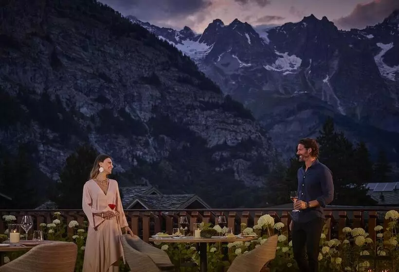 Le Massif Hotel & Lodge Courmayeur The Leading Hotels Of The World