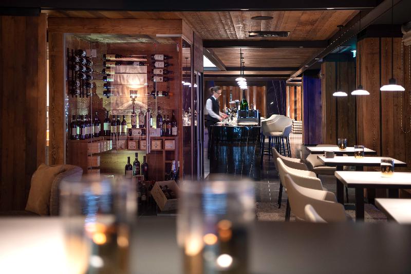 Le Massif Hotel & Lodge Courmayeur The Leading Hotels Of The World